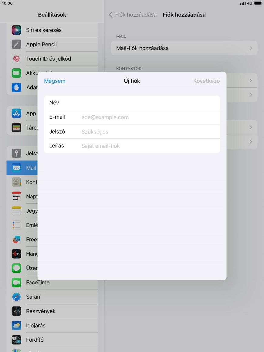 Kattints az E-mail mezőre, és írd be az e-mail címedet.