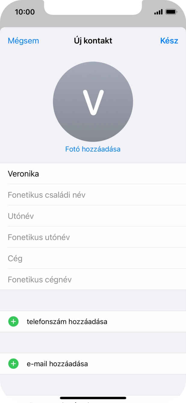 Kattints a Családi név mezőre, és írd be a kívánt vezetéknevet.