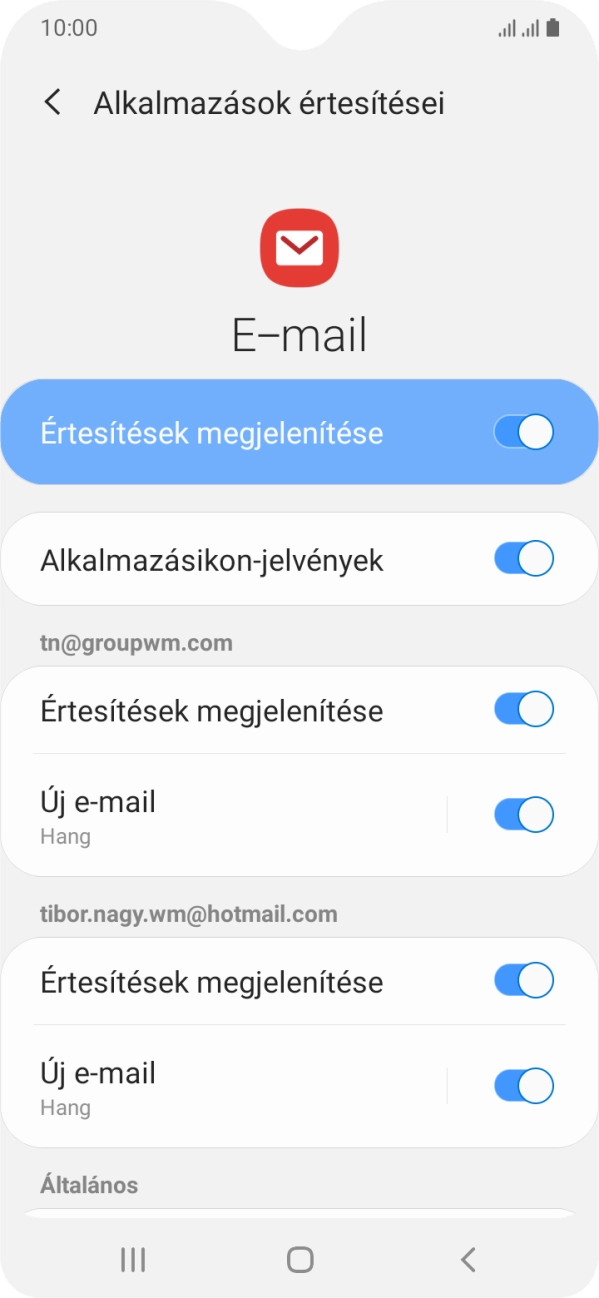 Kattints a kiválasztott e-mail-fiók alatt az „Értesítések megjelenítése” melletti csúszkára a funkció be- vagy kikapcsolásához.