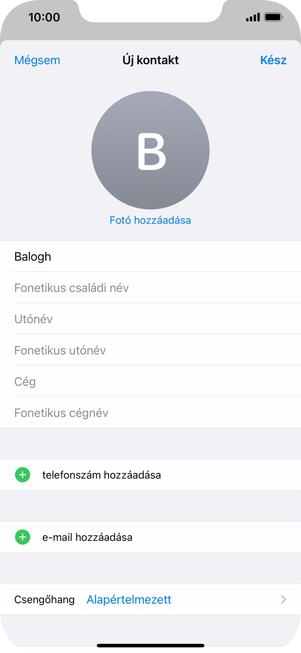 Kattints az Utónév mezőre, és írd be a kívánt utónevet.