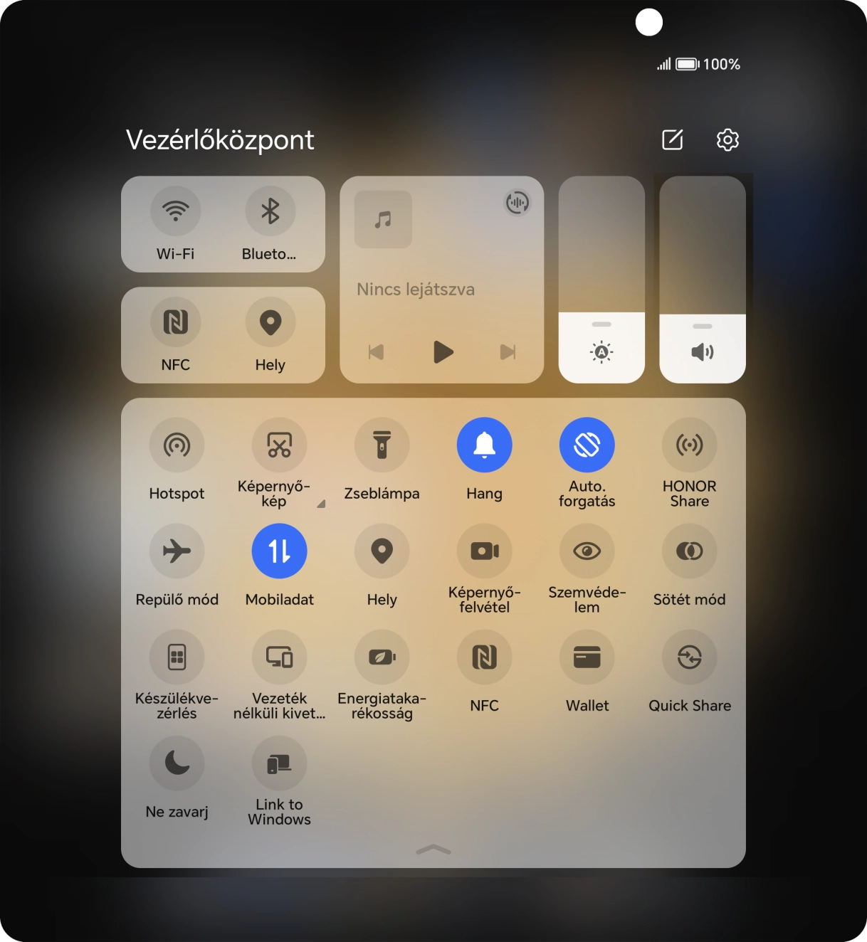 Kattints az adatkapcsolatok ikonra a funkció be- vagy kikapcsolásához.