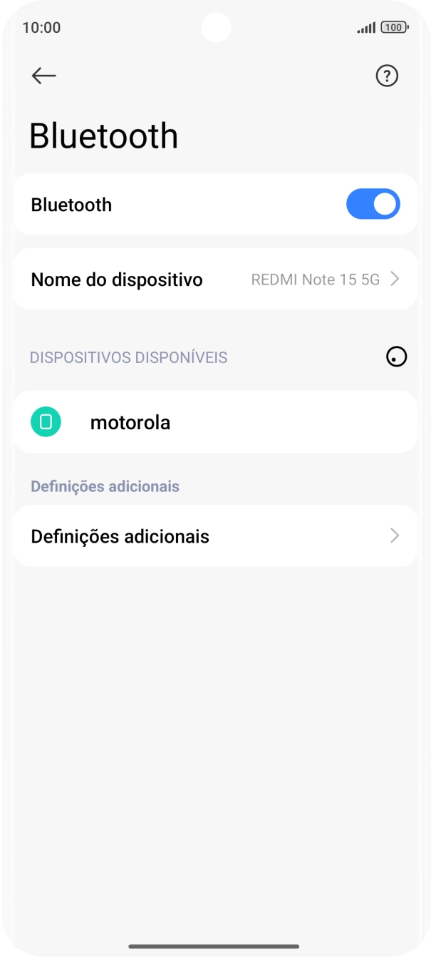 Prima o dispositivo Bluetooth pretendido e siga as indicações no ecrã para emparelhar o dispositivo pretendido com o telefone.
