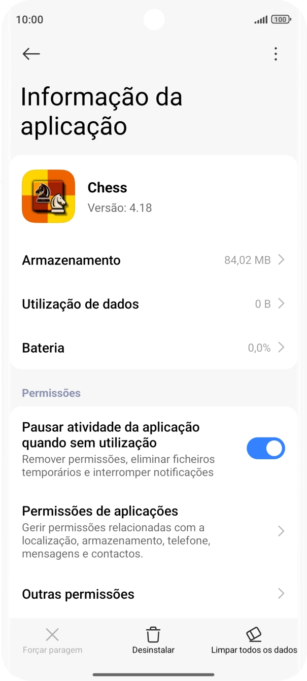 Para voltar ao ecrã inicial, deslize o dedo de baixo para cima a partir da base do ecrã.