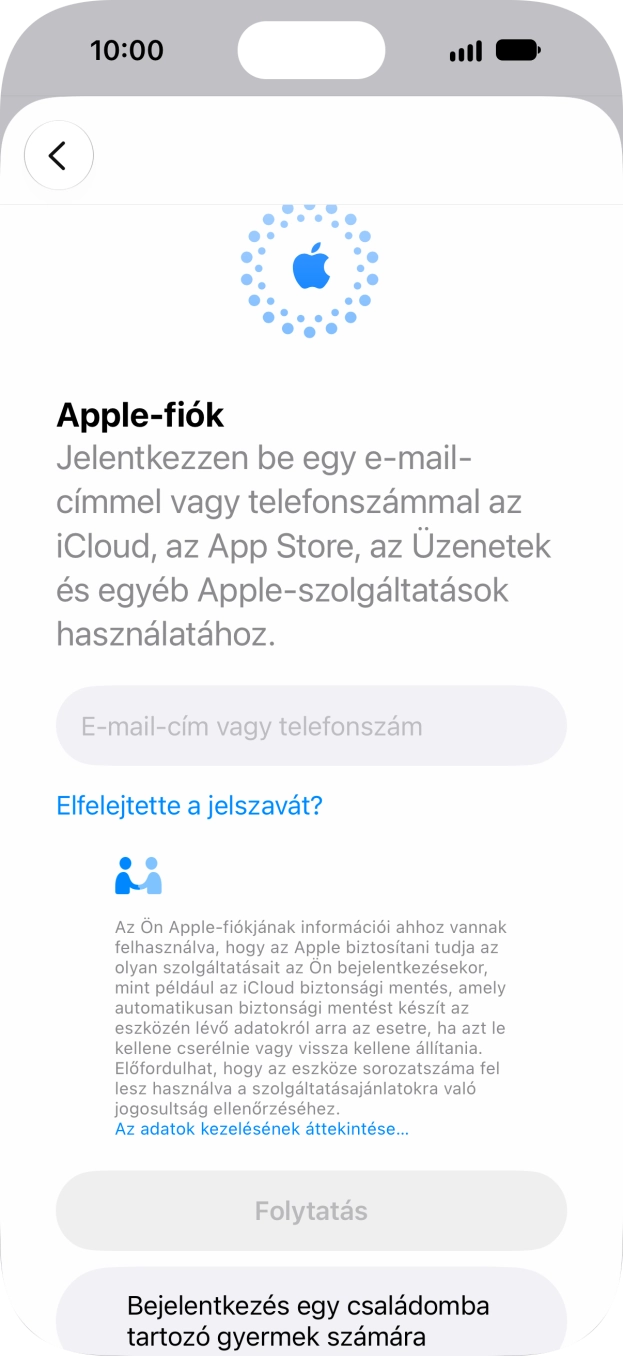 Válaszd az E-mail-cím vagy telefonszám lehetőséget, és írd be az Apple-fiókodhoz tartozó felhasználónevet. Válaszd az E-mail-cím vagy telefonszám lehetőséget, és írd be az Apple-fiókodhoz tartozó felhasználónevet.