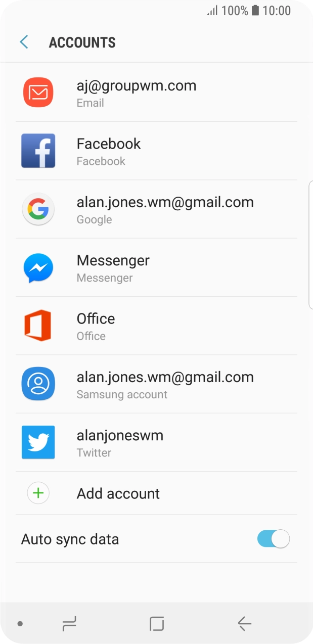 Press the indicator next to 'Auto sync data'. Press the indicator next to 'Auto sync data'.