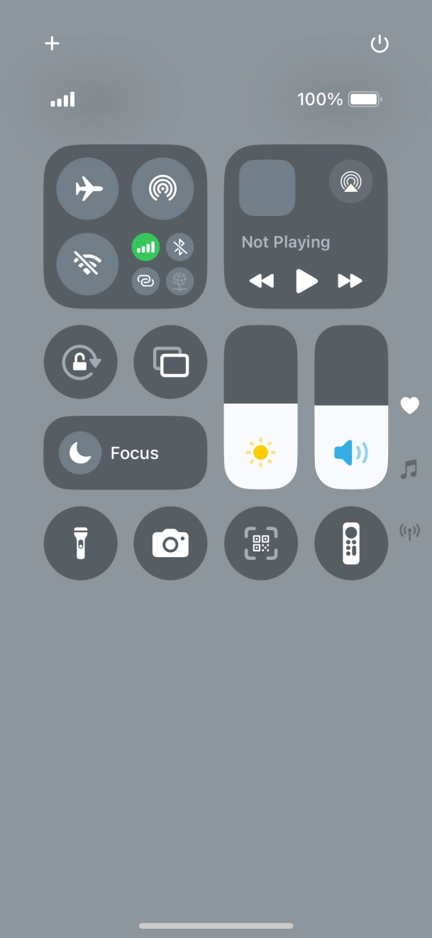 Press the flight mode icon to turn the function on or off. Press the flight mode icon to turn the function on or off.
