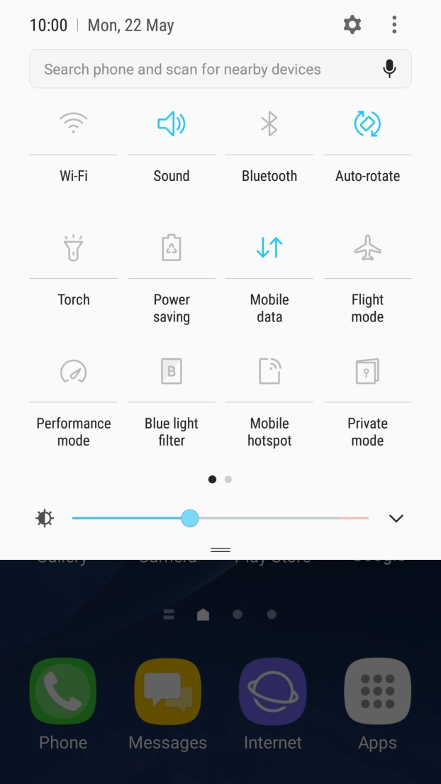 Press Flight mode to turn the function on or off. Press Flight mode to turn the function on or off.