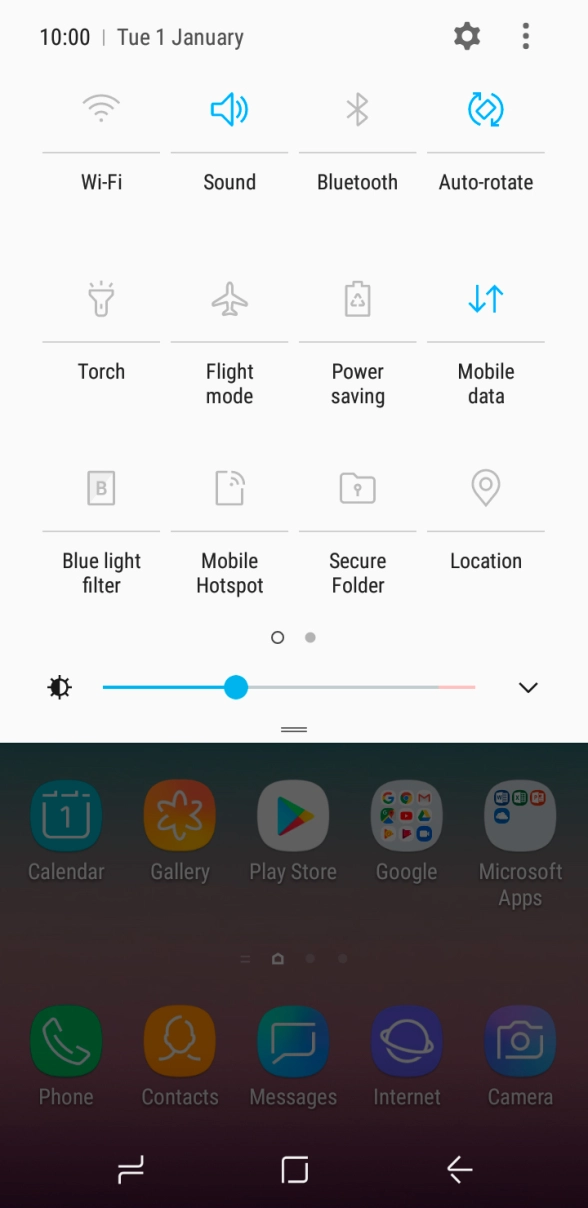 Press the mobile data icon to turn the function on or off. Press the mobile data icon to turn the function on or off.
