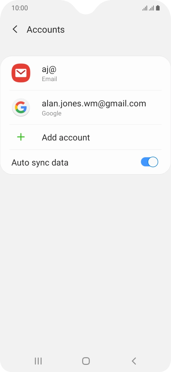 Press the indicator next to 'Auto sync data' to turn the function on or off.