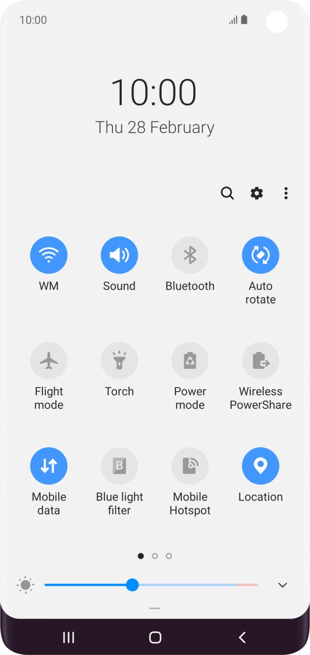 Press the mobile data icon to turn the function on or off. Press the mobile data icon to turn the function on or off.