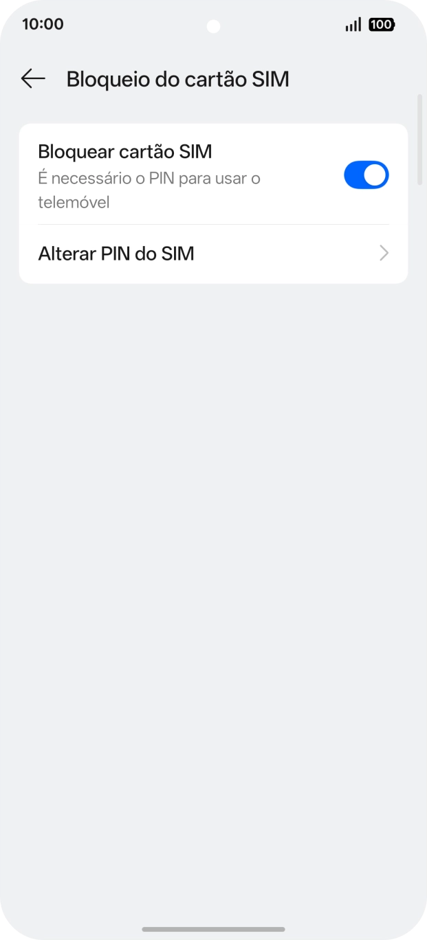 Prima o indicador junto a 
