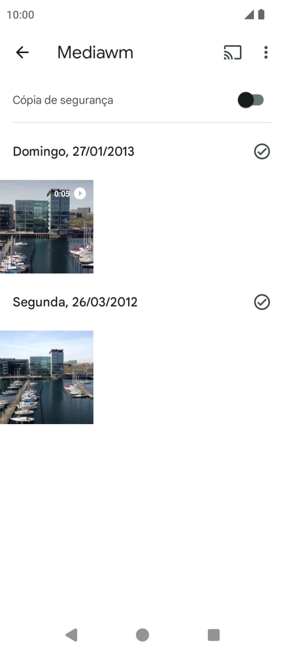 Prima durante um momento a imagem ou o vídeo pretendido.