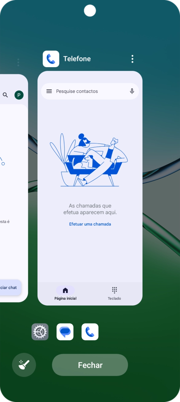 Para terminar uma aplicação em curso, deslize o dedo para cima na aplicação pretendida.