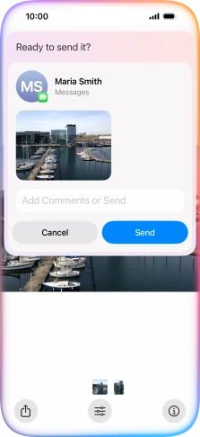 Ask Siri to share the screen content with your contacts.