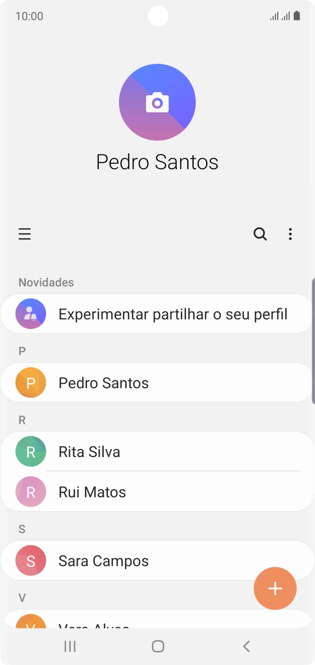 Prima o ícone de novo contacto.