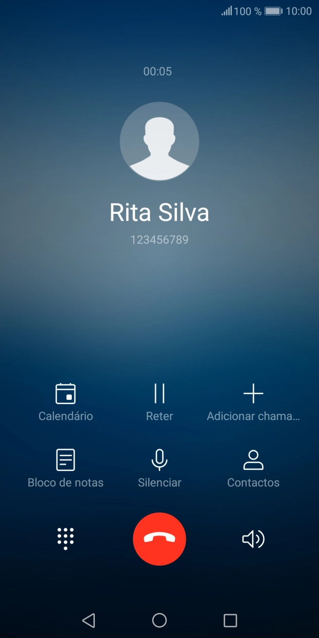 Prima o ícone para terminar a chamada.