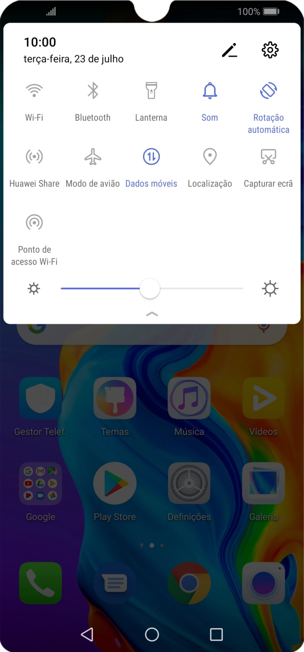 Prima o ícone de dados móveis para ativar ou desativar a função.