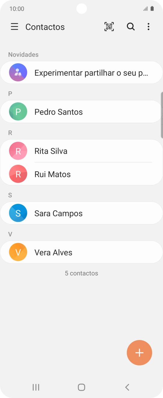 Prima o ícone de novo contacto.
