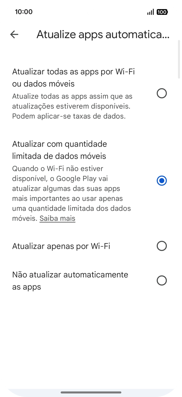 Para ativar a atualização automática de apps via redes móveis, prima Atualizar todas as apps por Wi-Fi ou dados móveis.