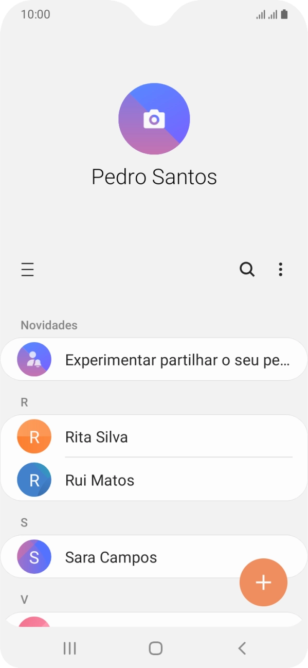 Prima o ícone de novo contacto.