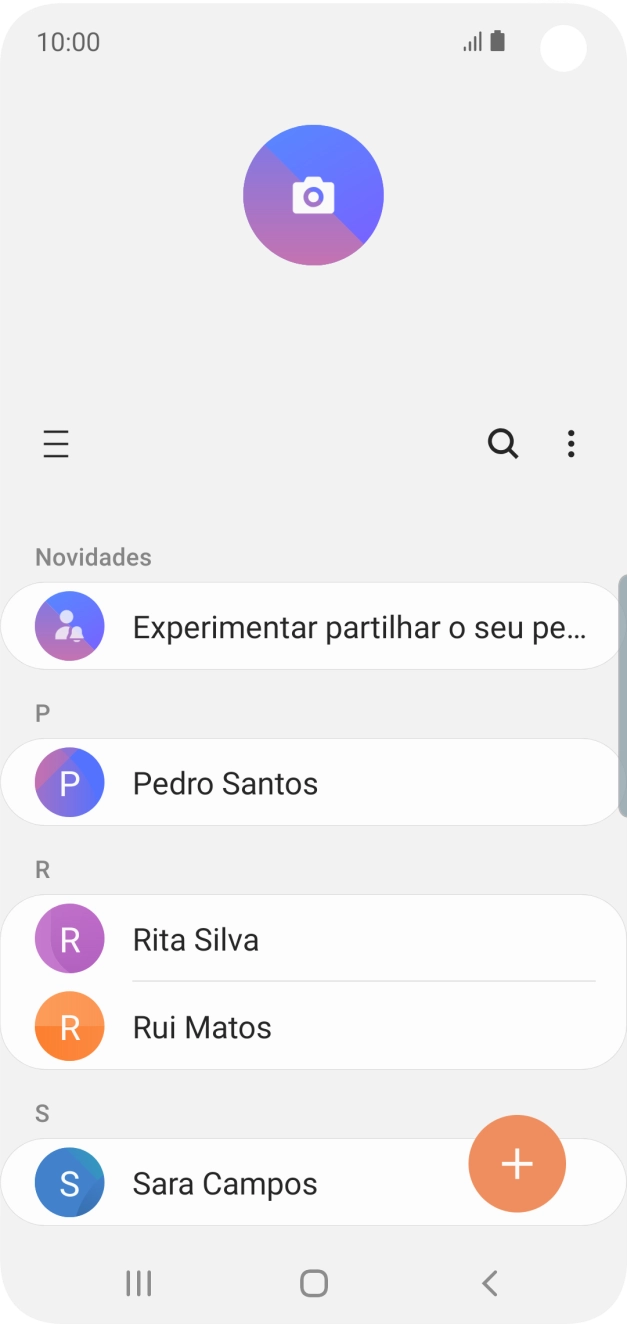 Prima o ícone de novo contacto.