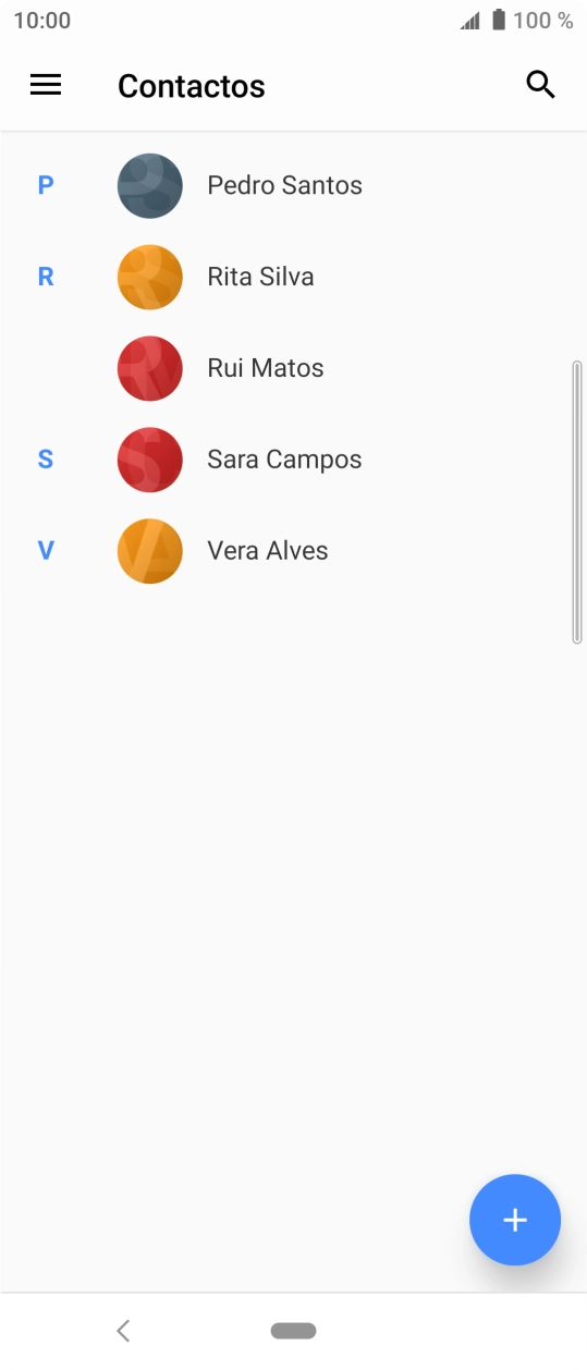 Prima o ícone de novo contacto.