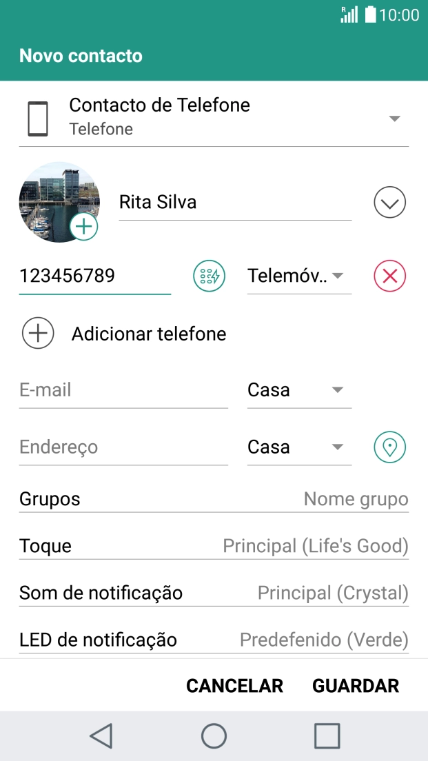 Prima a lista suspensa junto do número de telefone.