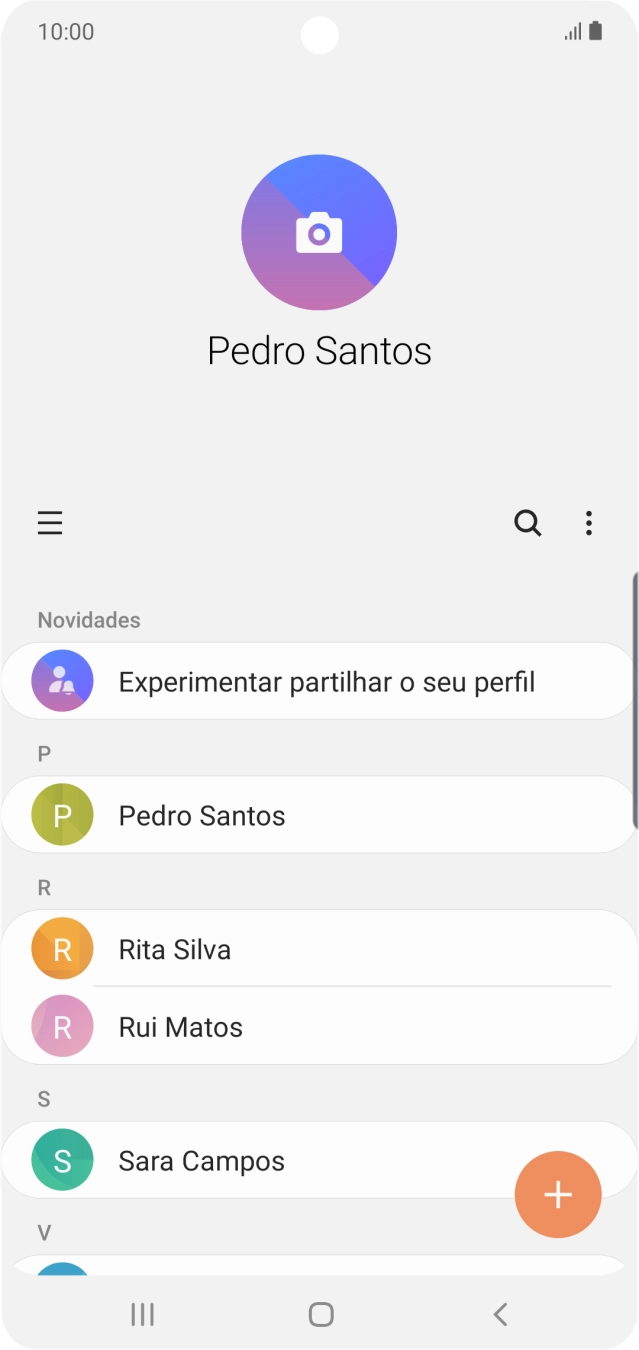 Prima o ícone de novo contacto.
