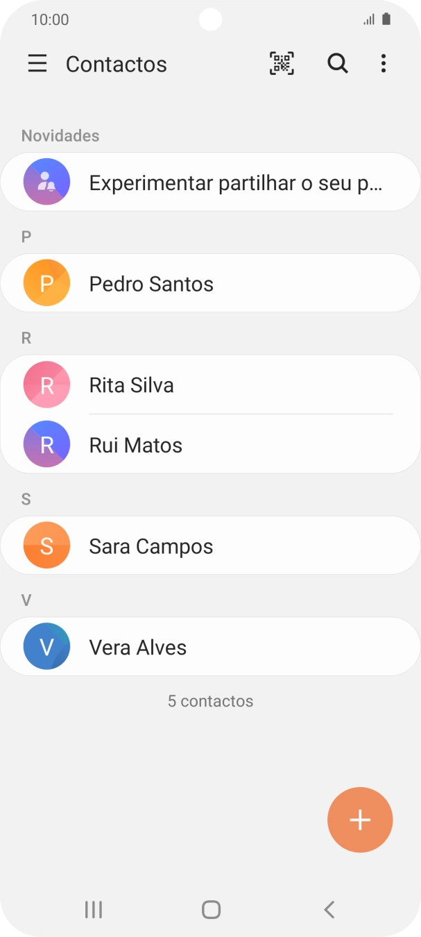 Prima o ícone de novo contacto.