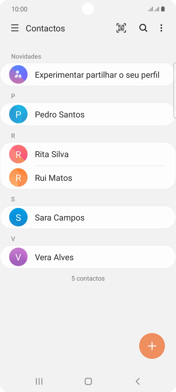 Prima o ícone de novo contacto.