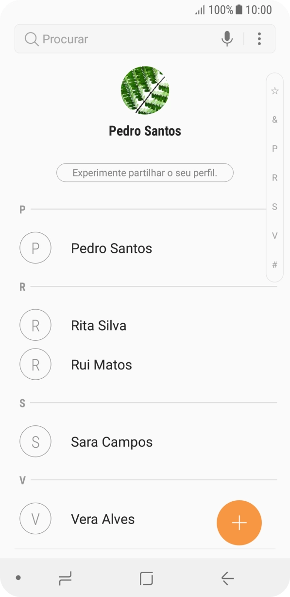 Prima o ícone de novo contacto.