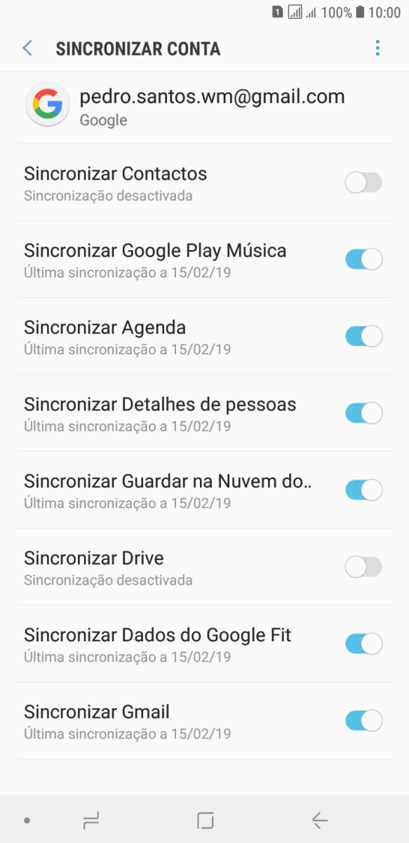 Prima o indicador junto a 