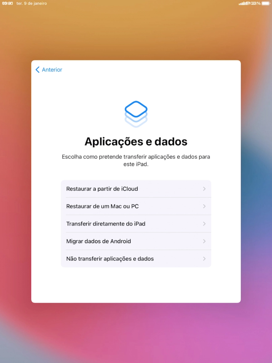 É possível restaurar conteúdo a partir de uma cópia de segurança em iCloud, quando o tablet for ativado antes da primeira utilização e quando o tablet tiver sido reiniciado. Quando esta imagem for mostrada no ecrã, o tablet está pronto para restaurar conteúdo a partir de uma cópia de segurança em iCloud.