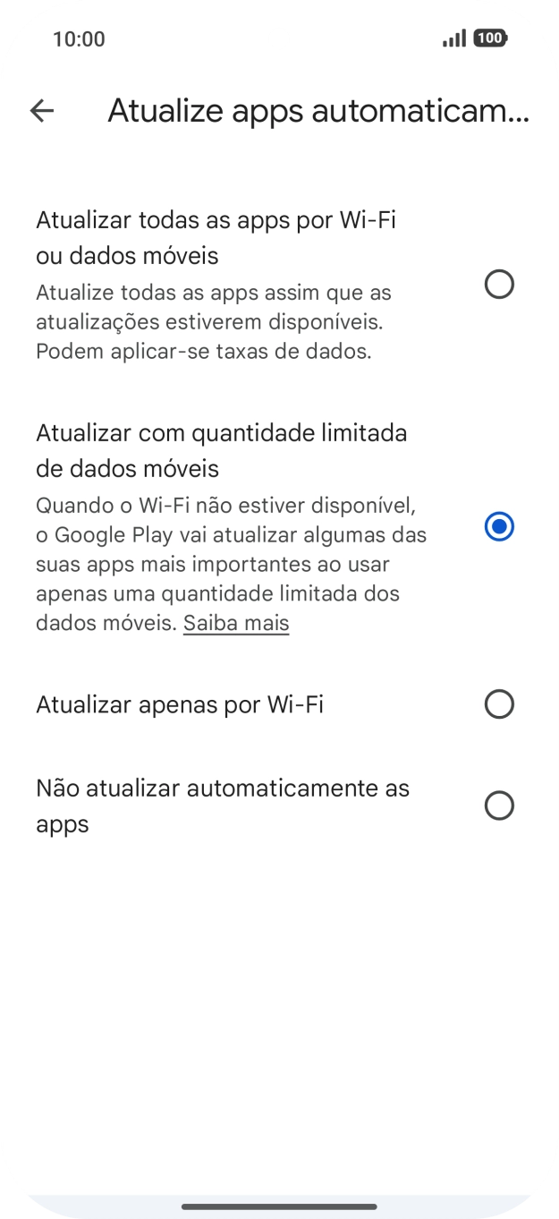 Para ativar a atualização automática de apps via redes móveis, prima o campo junto a 