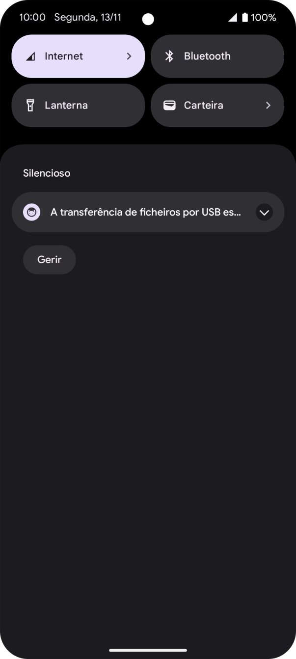 Prima a lista suspensa.