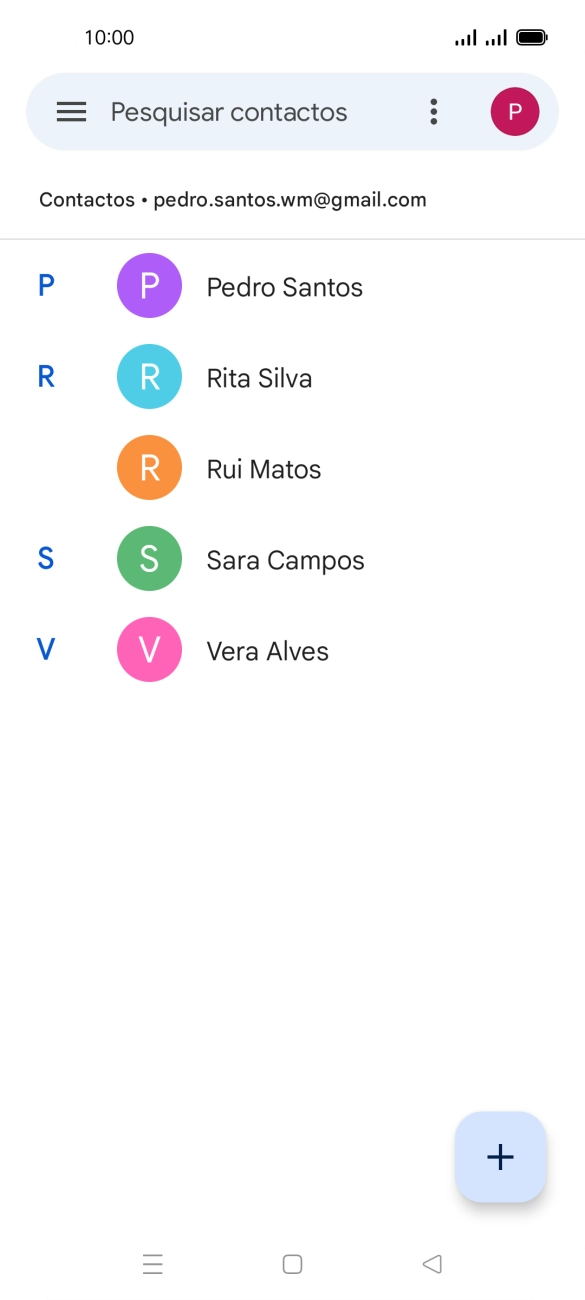 Prima o ícone de novo contacto.