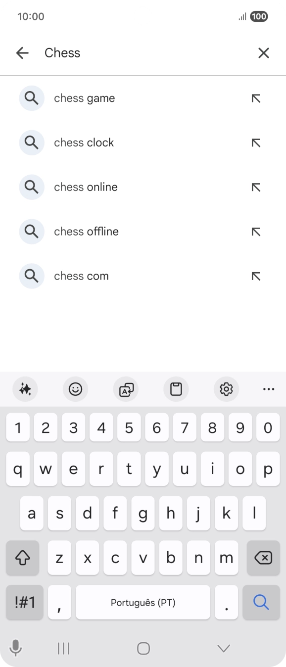 Introduza o nome ou categoria da app pretendida e prima o ícone para pesquisar.