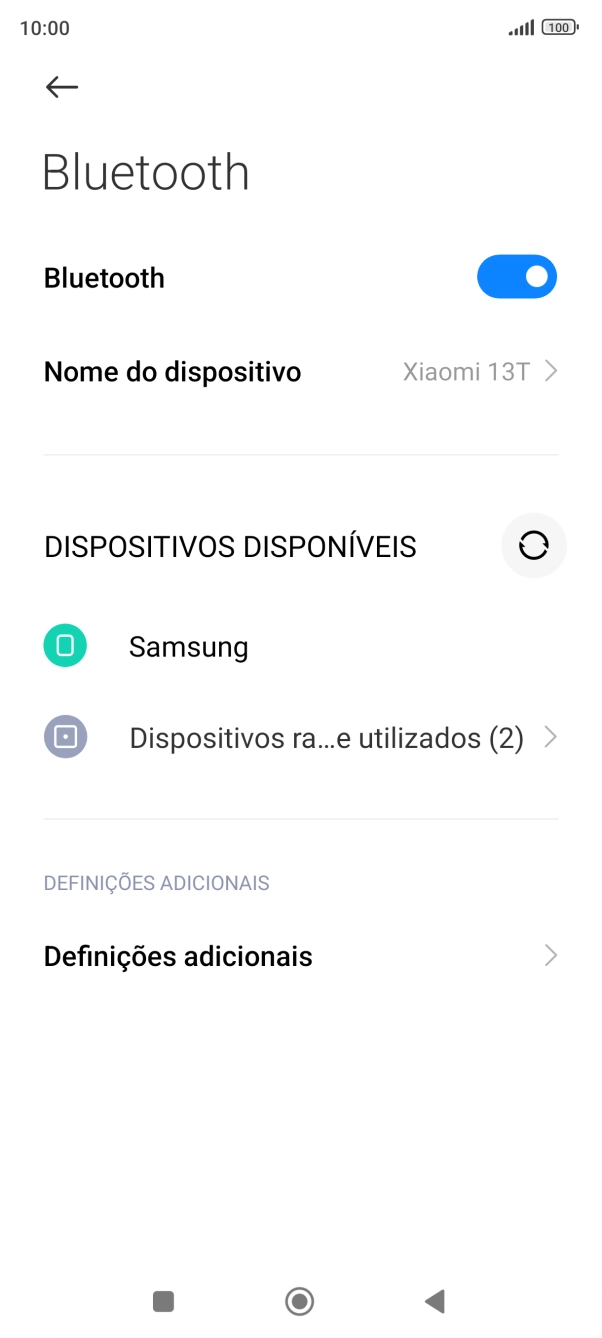 Prima o dispositivo Bluetooth pretendido e siga as indicações no ecrã para emparelhar o dispositivo pretendido com o telefone.