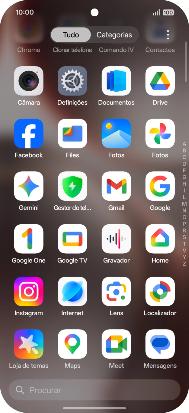 Abra a Fotos e navegue até à imagem pretendida.