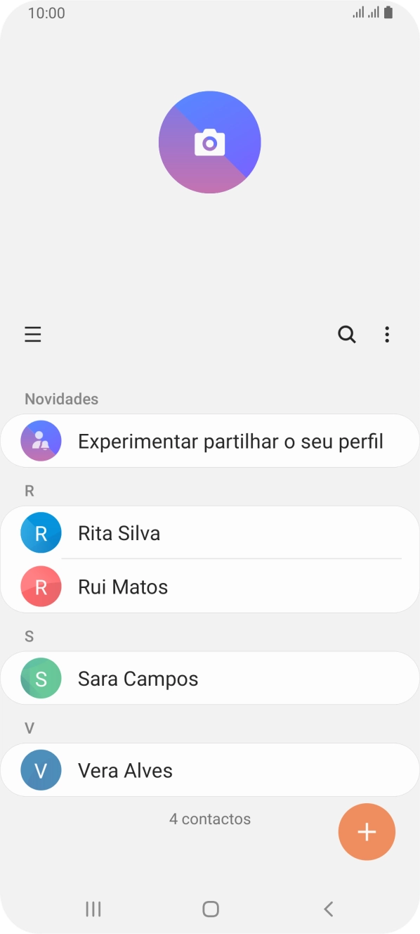 Prima o ícone de novo contacto.