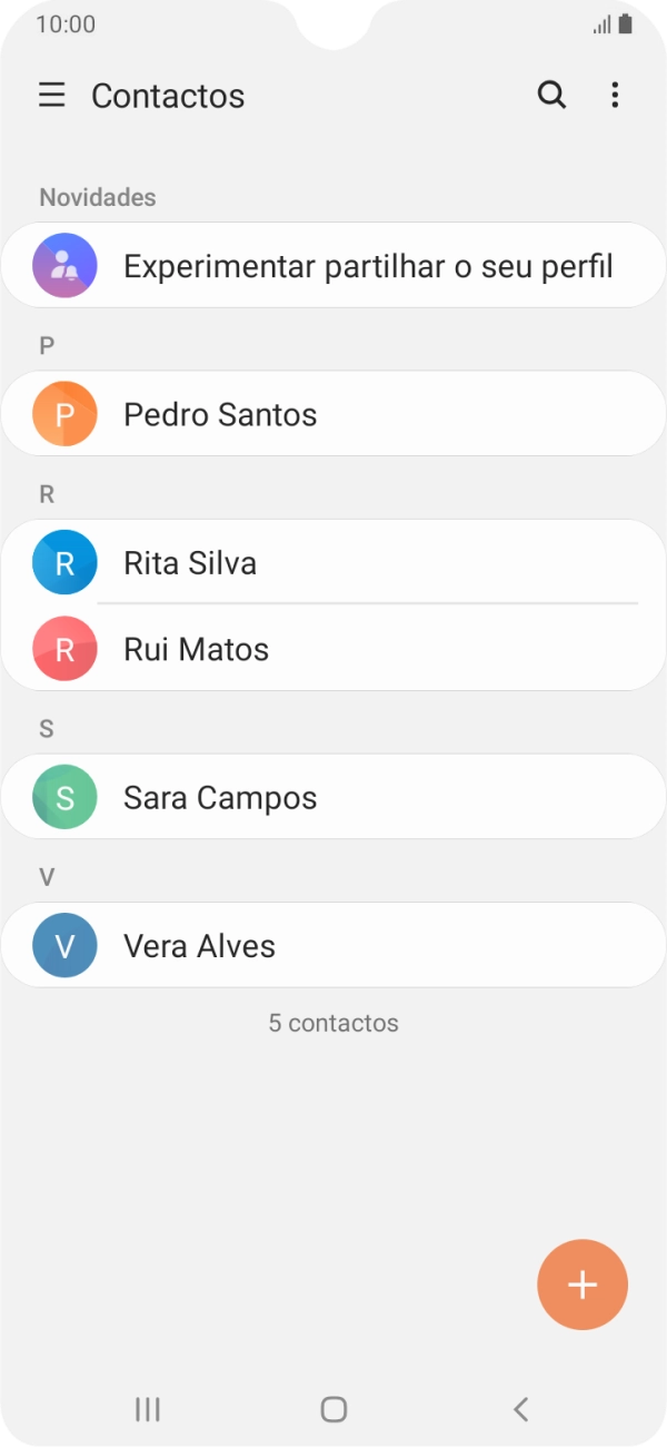 Prima o ícone de novo contacto.