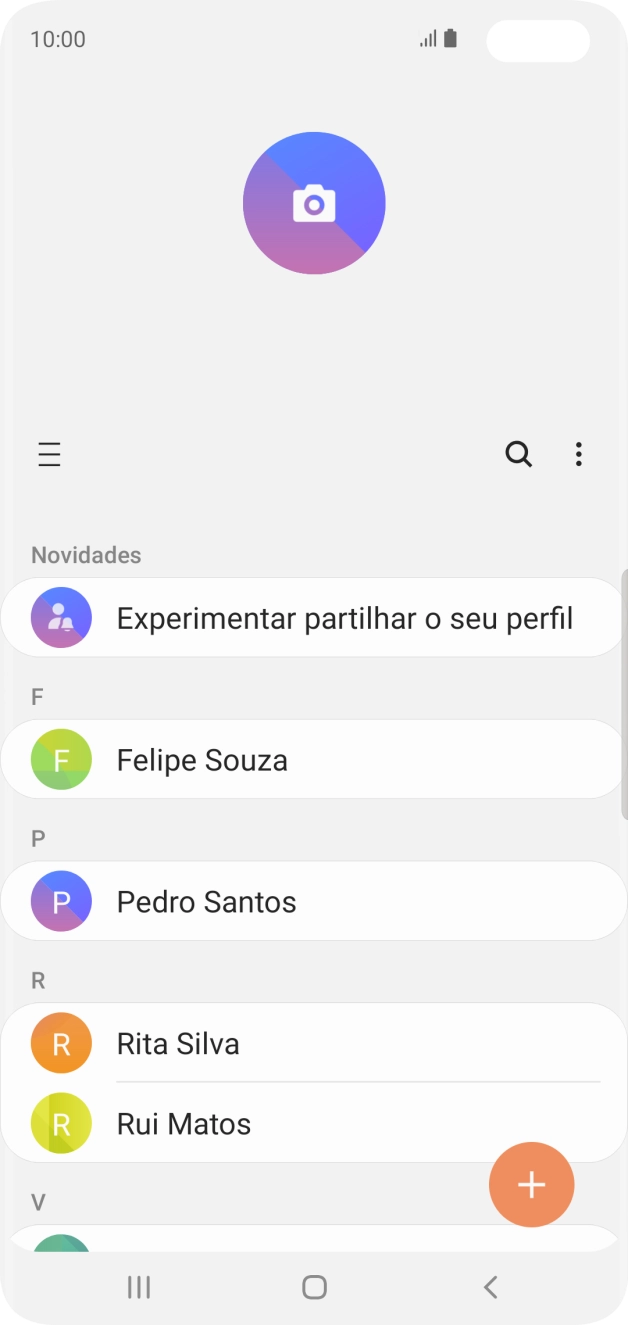 Prima o ícone de novo contacto.