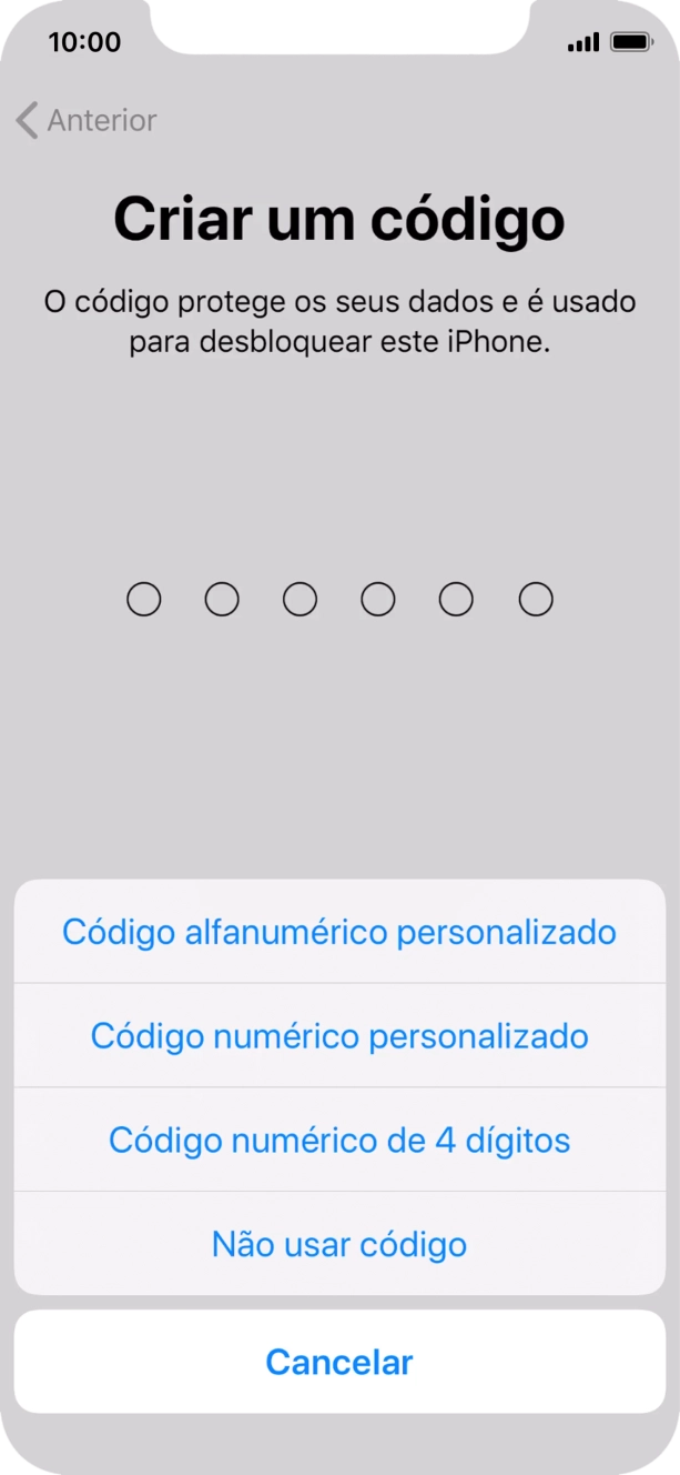 Siga as indicações no ecrã para ativar a utilização do código de bloqueio do telefone ou prima Não usar código.