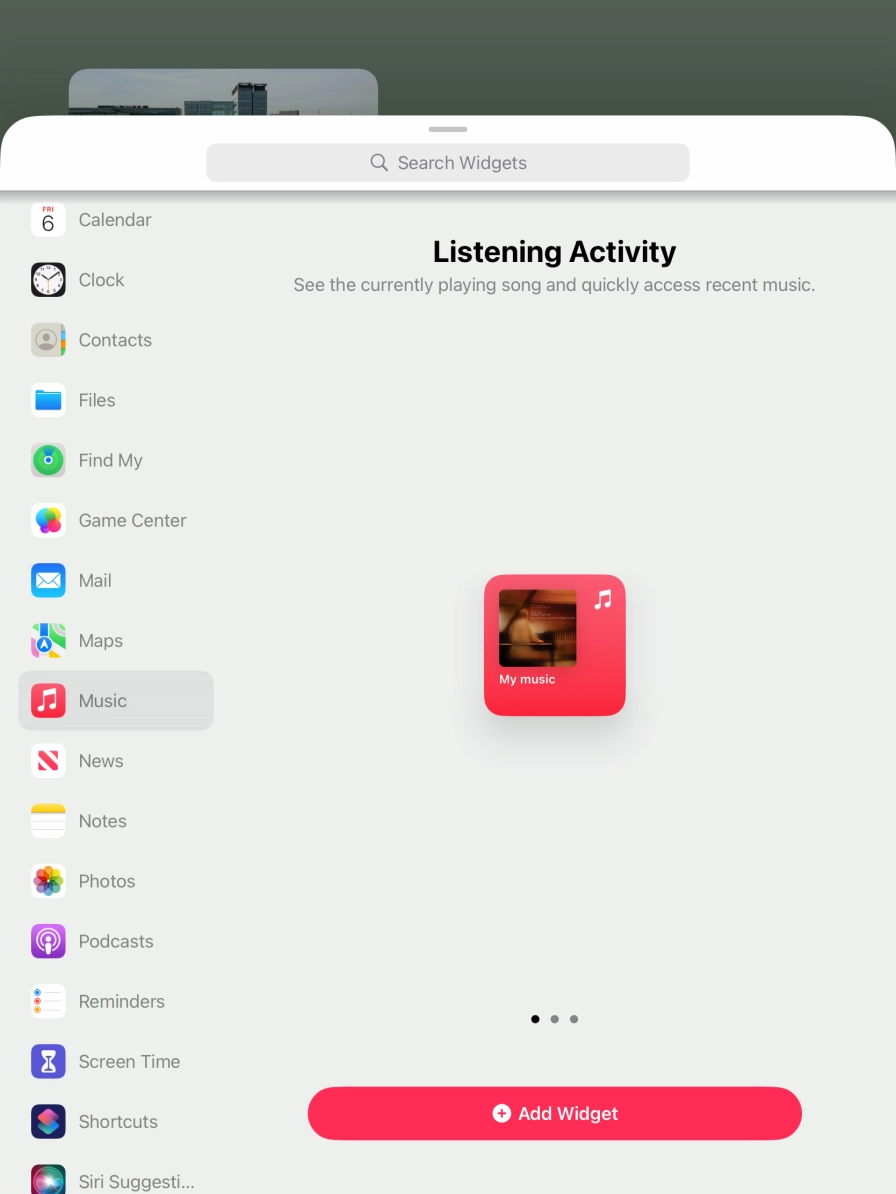 Slide your finger right or left on the screen to select the required widget size.