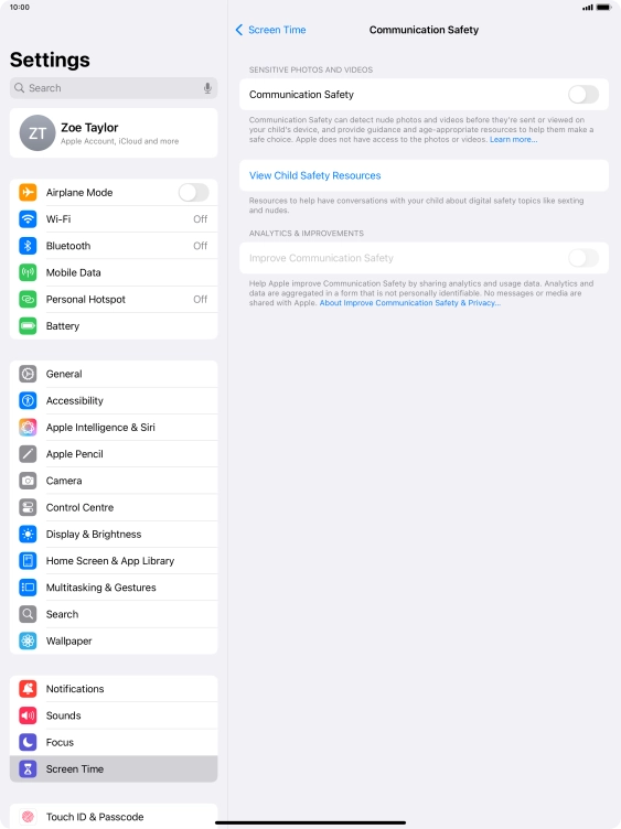 Press the indicator next to 'Communication Safety' to turn the function on or off. Press the indicator next to 'Communication Safety' to turn the function on or off.