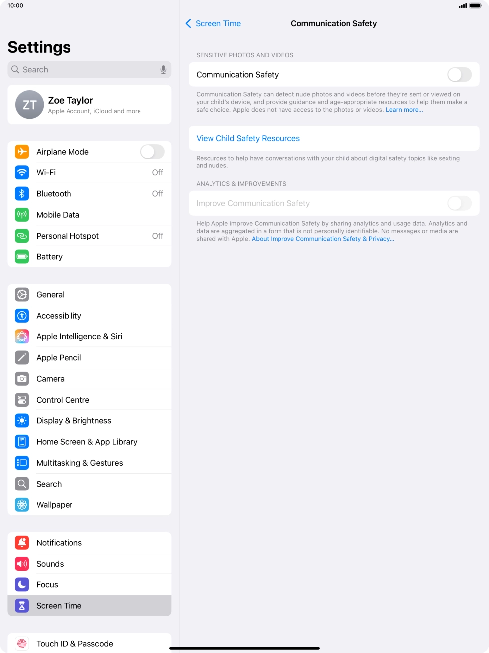 Press the indicator next to 'Communication Safety' to turn the function on or off. Press the indicator next to 'Communication Safety' to turn the function on or off.