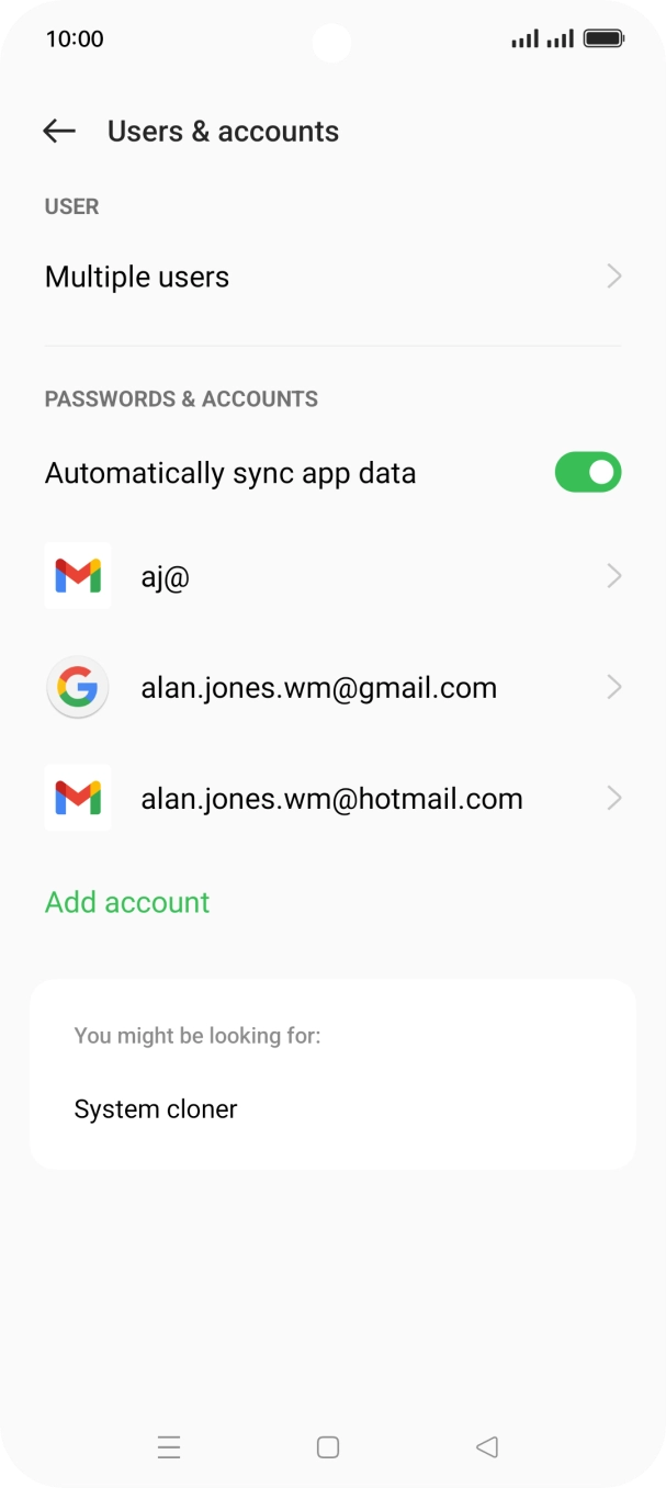 Press the indicator next to 'Automatically sync app data' to turn the function on or off.