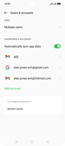 Press the indicator next to 'Automatically sync app data' to turn the function on or off.