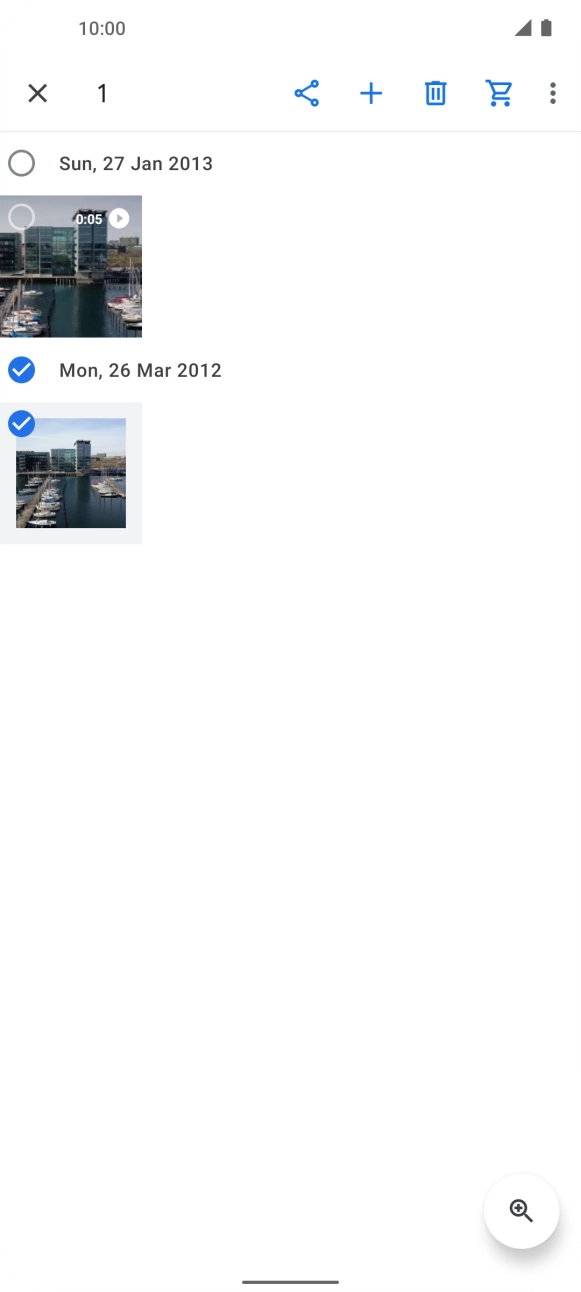 Press the required pictures or video clips to select them.