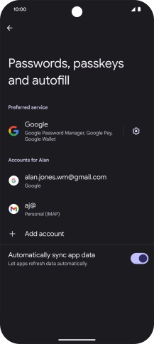 Press the indicator next to 'Automatically sync app data' to turn the function on or off.